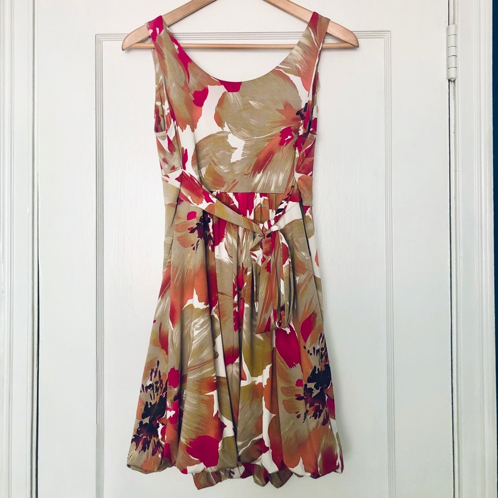 Dress- medium - Picture 2 of 5